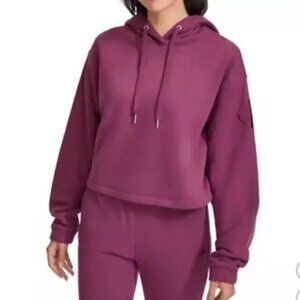 NWT Calvin Klein Jeans Women's Soft Pullover Cropped Hoodie Red Size M $60 3C666